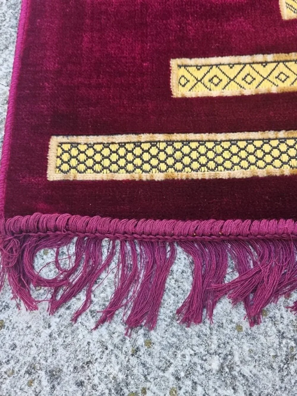 Prayer Rug Musalah Jai Namaz Burgundy Velvet Luxury Religious Islamic Rug - Picture 6 of 11